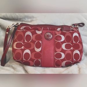 COACH SIGNATURE 3 COLOR METALLIC LARGE WRISTLET burgundy/wine EUC